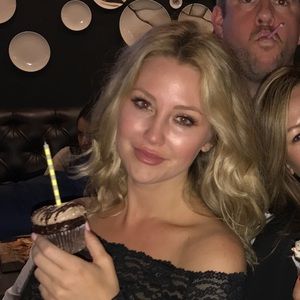 Meet your Posher, Hayley